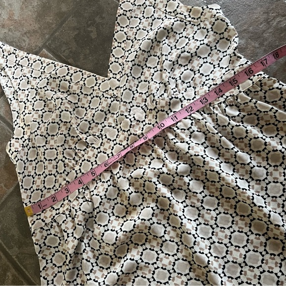 ⭐️BOGO FREE⭐️ Ann Taylor LOFT top in EUC - Picture 8 of 9